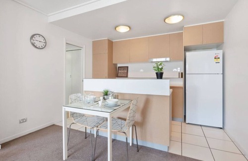 Fortitude Valley Apartment | Heart of the Valley Sunny and Cozy 1BR Apart