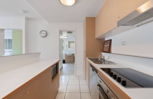 Fortitude Valley Apartment | Heart of the Valley Sunny and Cozy 1BR Apart