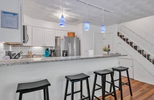 Northeast Virginia Beach House | Heart of Virginia Beach's Vibe district! Relax at The Wave Break Hideaway!