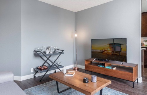 Norma Triangle Apartment | Heart of WeHo 1BR w Pool + Gym walk to Sunset Blvd by Blueground