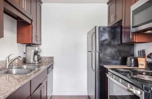 Norma Triangle Apartment | Heart of WeHo 1BR w Pool + Gym walk to Sunset Blvd by Blueground