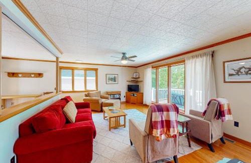Orland House | Heart Pond Hideaway