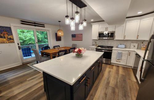 Harbor Springs Apartment | Heart & Soul Hideaway