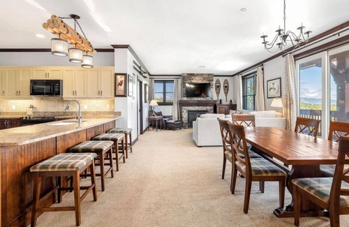 Stratton Mountain Condo | Hearthstone Lodge Corner Unit with a View