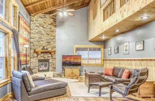 Rhododendron House | Hearthstone Retreat - Meredith Lodging