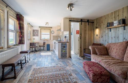 Ceres Ski Chalet | Heartland with Hot Tub