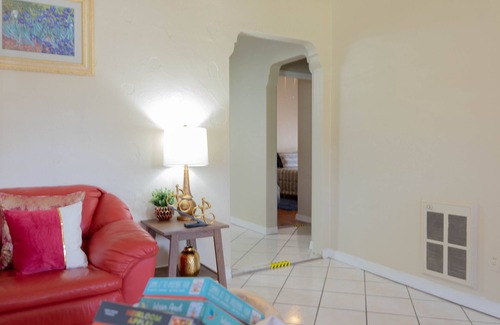 Ybor City House | Heartwarming with pizzazz, located minutes from most attractions in Tampa.
