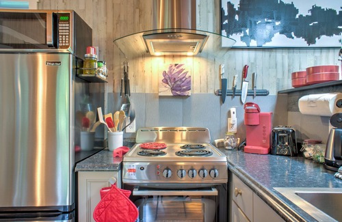 Skyland House | Heartwood Cottage | Tiny Home Retreat + Biltmore Pass | 10min to Asheville