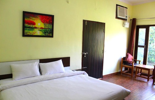 Bail Parao Hotel | Heartwood Farms Corbett