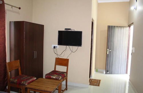 Bail Parao Hotel | Heartwood Farms Corbett