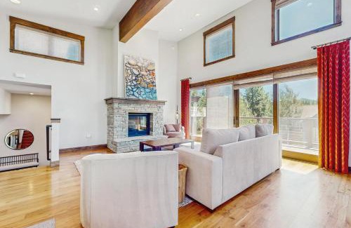Truckee House | Heartwood Lodge