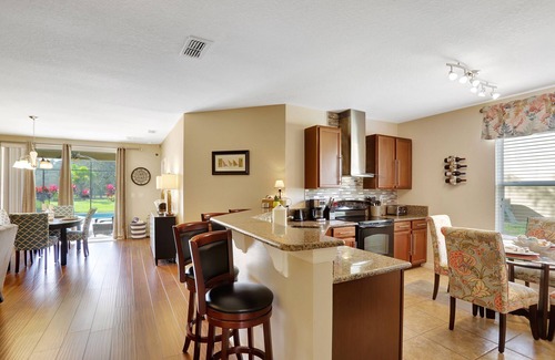 Calabria House | Heatable pool and Spa, propane grill, 3 King beds, 4 Twins, TV each bedroom