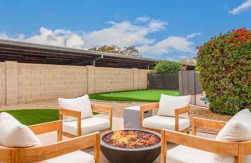 Arabian Views House | Heated+Fenced Pool|Updated Kitchen|Outdoor Dining