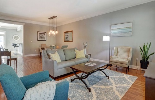Dixon Park House | Heated Pool Access | 5*Clean | Flex Cancelation