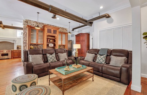 Historic Downtown Savannah House | Heated Pool Access | 5*Clean | Flex Cancelation