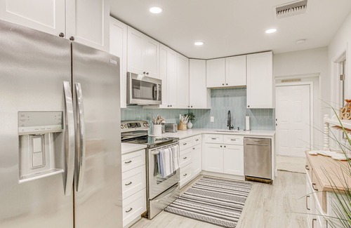 Juno Ridge House | Heated Pool + Backyard: North Palm Beach Retreat!