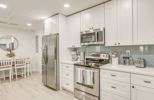 Juno Ridge House | Heated Pool + Backyard: North Palm Beach Retreat!