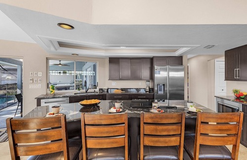 Eight Lakes House | Heated Pool, Beautiful Sunsets, Fishing Dock- Villa Thunderbird View - Roelens Vacations