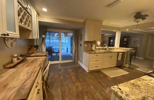 Sarasota House | HEATED pool, bike to Siesta, quiet street, 1 MILE to beach INTACT after storm