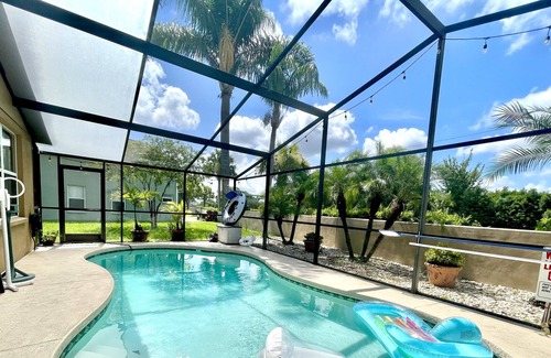 Land O' Lakes House | HEATED POOL Escape to Paradise in Land o Lakes!