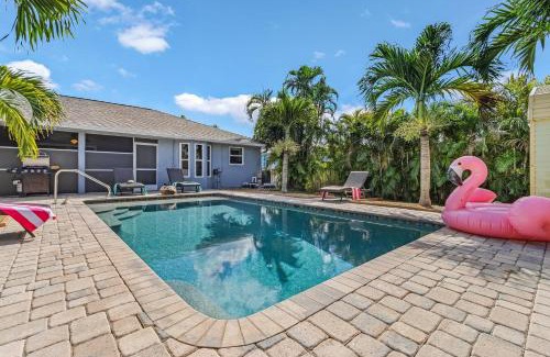 Trafalgar House | Heated Pool, Family Friendly, Outdoor Lounge - Shore Beats Working - Roelens