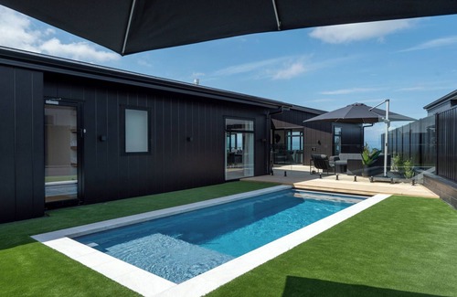 Nukuhau House | Heated Pool | Gym | Sauna | Hot Tub