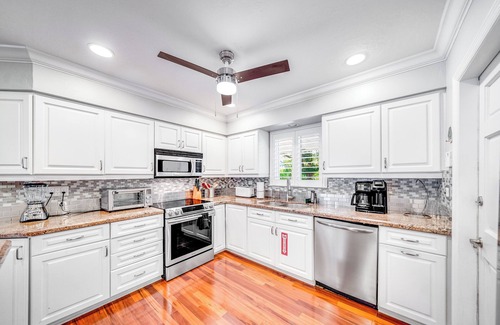 Lighthouse Point House | Heated Pool + Hot Tub! Close To Beach & Shops!