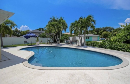 Palma Sola House | Heated pool home near Anna Maria Island beaches