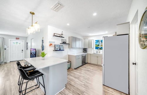 Dania Beach House | Heated Pool + Hot Tub! Close 2 Beach & Shops!
