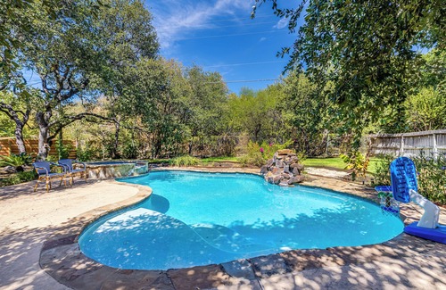 Woods of Shavano House | Heated Pool, Hot Tub, Gym, Fenced Outdoor Hangout, Blackstone and Traeger Grills