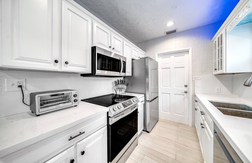 Lauderdale Beach House | Heated Pool+Hot Tub! Walk To Beach & Shops!