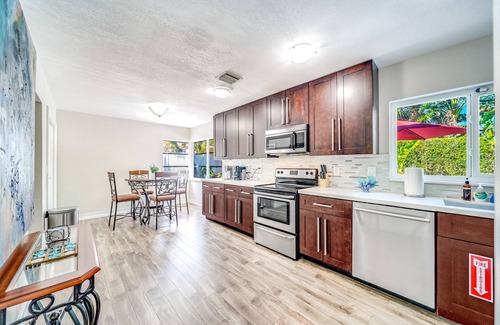 Coral Ridge Isles House | Heated Pool+Hot Tub! Ping-Pong+Close 2 Beach!