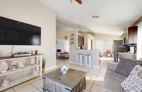 Florida Pines Apartment | Heated Pool House near Disney World | Pet Friendly