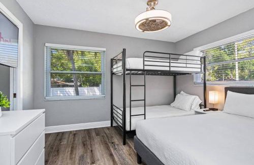 Bayhaven House | Heated Pool House Only 5 Minutes to Gulf Beaches!