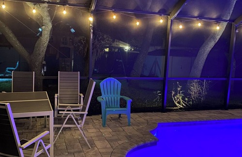 Tampa House | Heated Pool Island Oasis! 2 bedroom/2 bath in the heart of South Tampa.