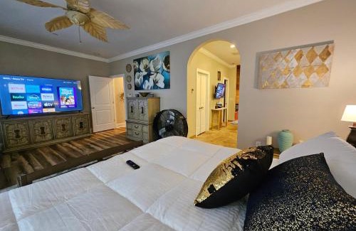 Winston - Salem House | Heated Pool l Indoor Jacuzzi Tubs I Arcade l Outdoor Hot Tub