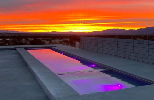 Joshua Tree House | Heated Pool-Spa-pickleball-views