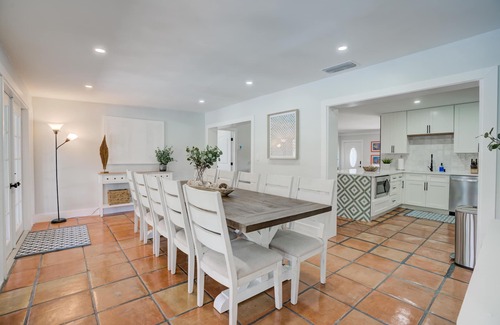 BallenIsles House | Heated Pool Modern Oasis Sleeps 9! Renovated! Dog Friendly!