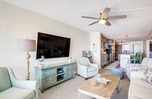 Midtown Ocean City Condo | Heated Pool + Views: Beachfront Ocean City Gem