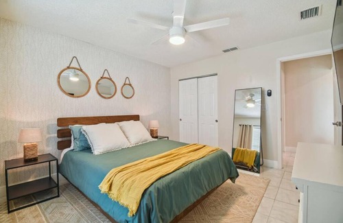 Spring Hill Villa | Heated Salt Water Pool, Outdoor Kitchen in a Private Home