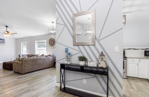 Delray Beach House | 🏝️⭐️HEATED SALT WATER POOL HOME~🌊Delray Beach home 3 blocks from Atlantic Ave!