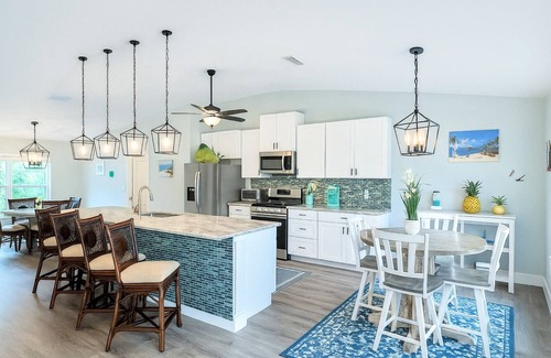 Vero Beach House | Heated Saltwater Pool & Hot Tub Tiki Bar Pet-Friendly Vero Beach Hideaway
