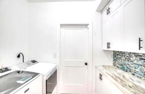 Vero Beach House | Heated Saltwater Pool & Hot Tub Tiki Bar Pet-Friendly Vero Beach Hideaway