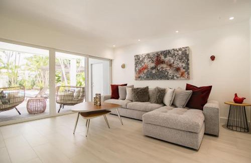 Harbor Beach House | Heated Saltwater Pool Beach Location NYC Art