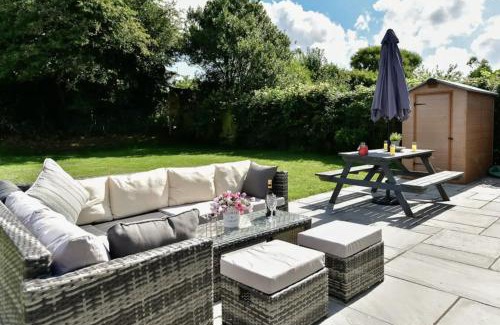 Southgate House | Heatherslade House - Hot Tub, Dog Friendly