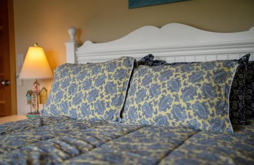 Rockaway Beach House | Heaven By The Sea 3br Retreat W Lake Views