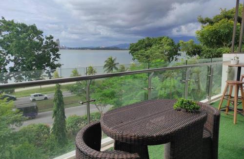 Likas Apartment | Heaven in city with full seaview 2 cozy BR BAY 21