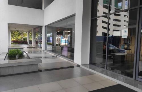 Likas Apartment | Heaven in city with full seaview 2 cozy BR BAY 21