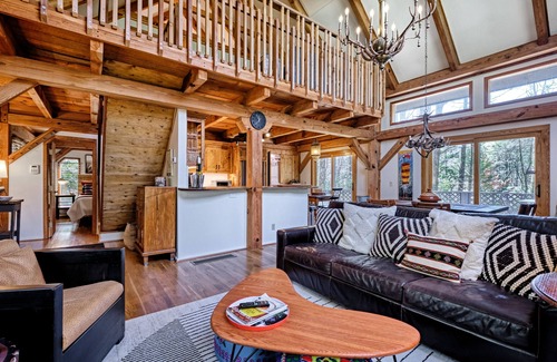 Highlands Hills House | Heaven in the Hills - Cozy Mountain Getaway