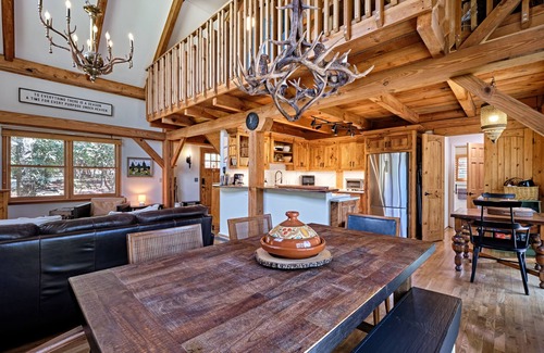 Highlands Hills House | Heaven in the Hills - Cozy Mountain Getaway